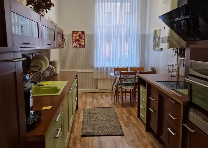 District, тихий центр города, всё под боком, удобно 公寓